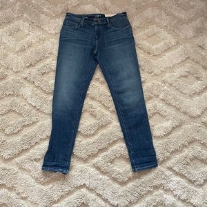 Loft Relaxed Skinny Jeans 2/26 $20 New w/ tag